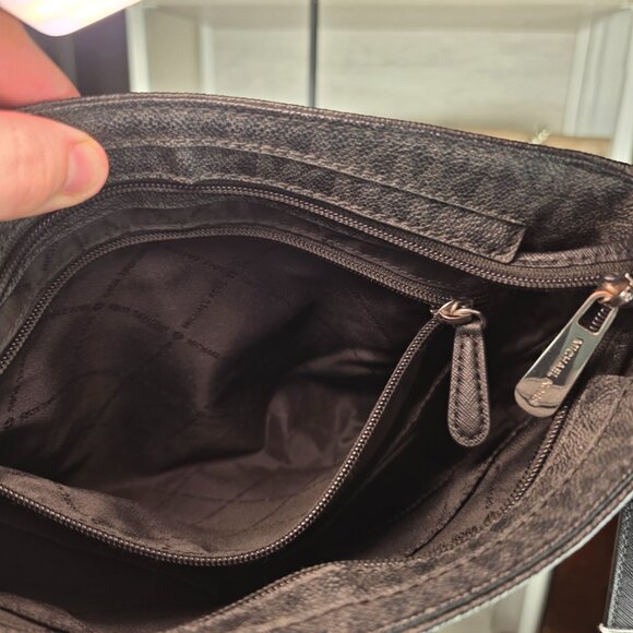 Michael Kors Jet Set Travel Messenger - Signature Black 🖤 Minimalist - Picture 13 of 17